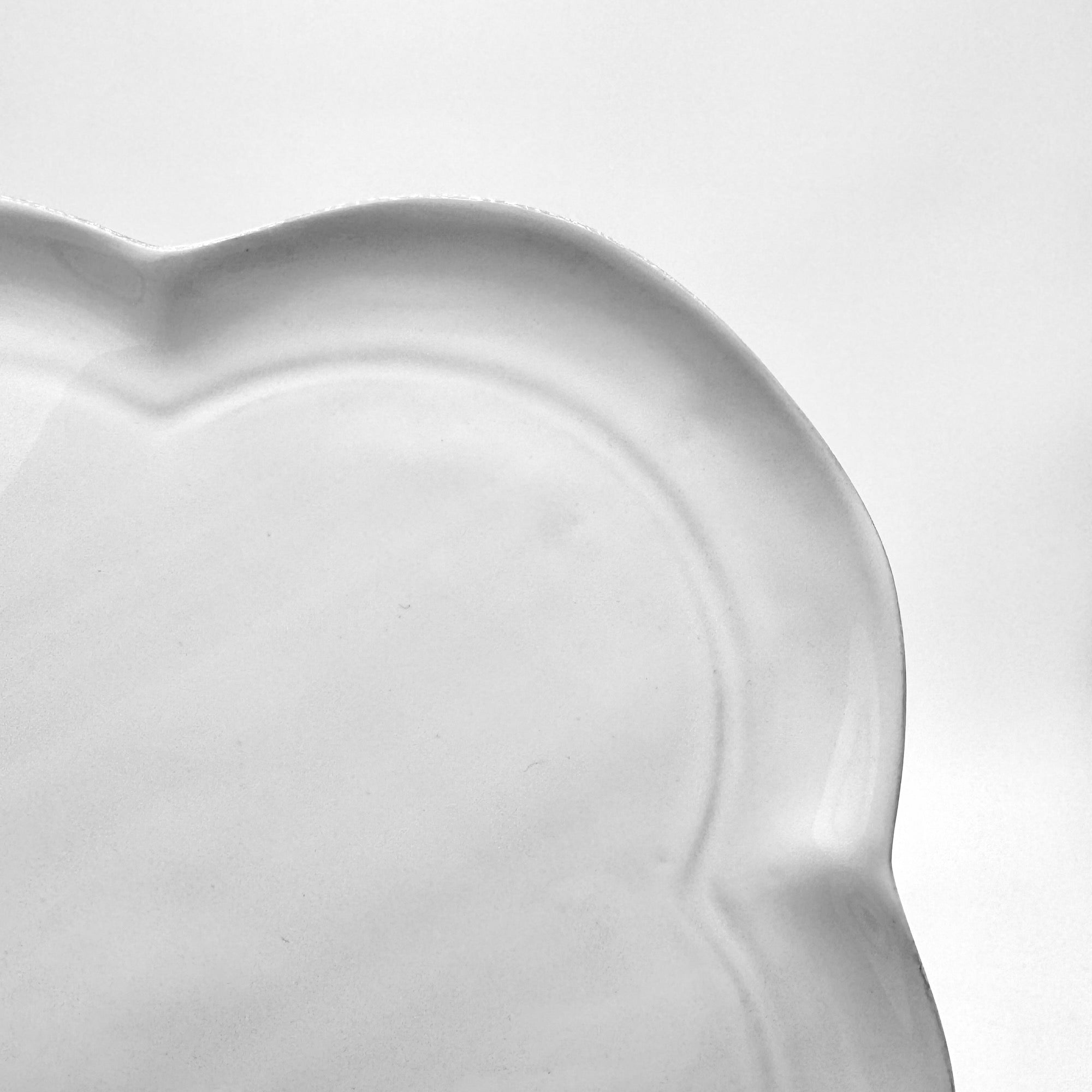Mademoiselle plate ⌀ 33