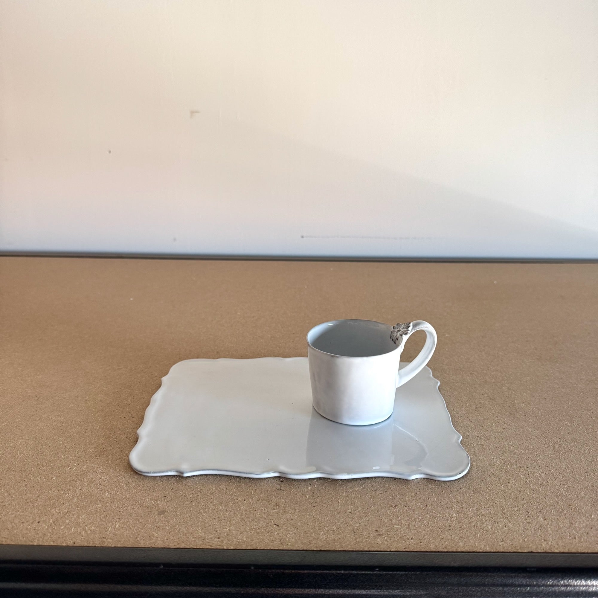 Set 1 x Marie-Antoinette flower mug with handle + 1 x Apolline saucer