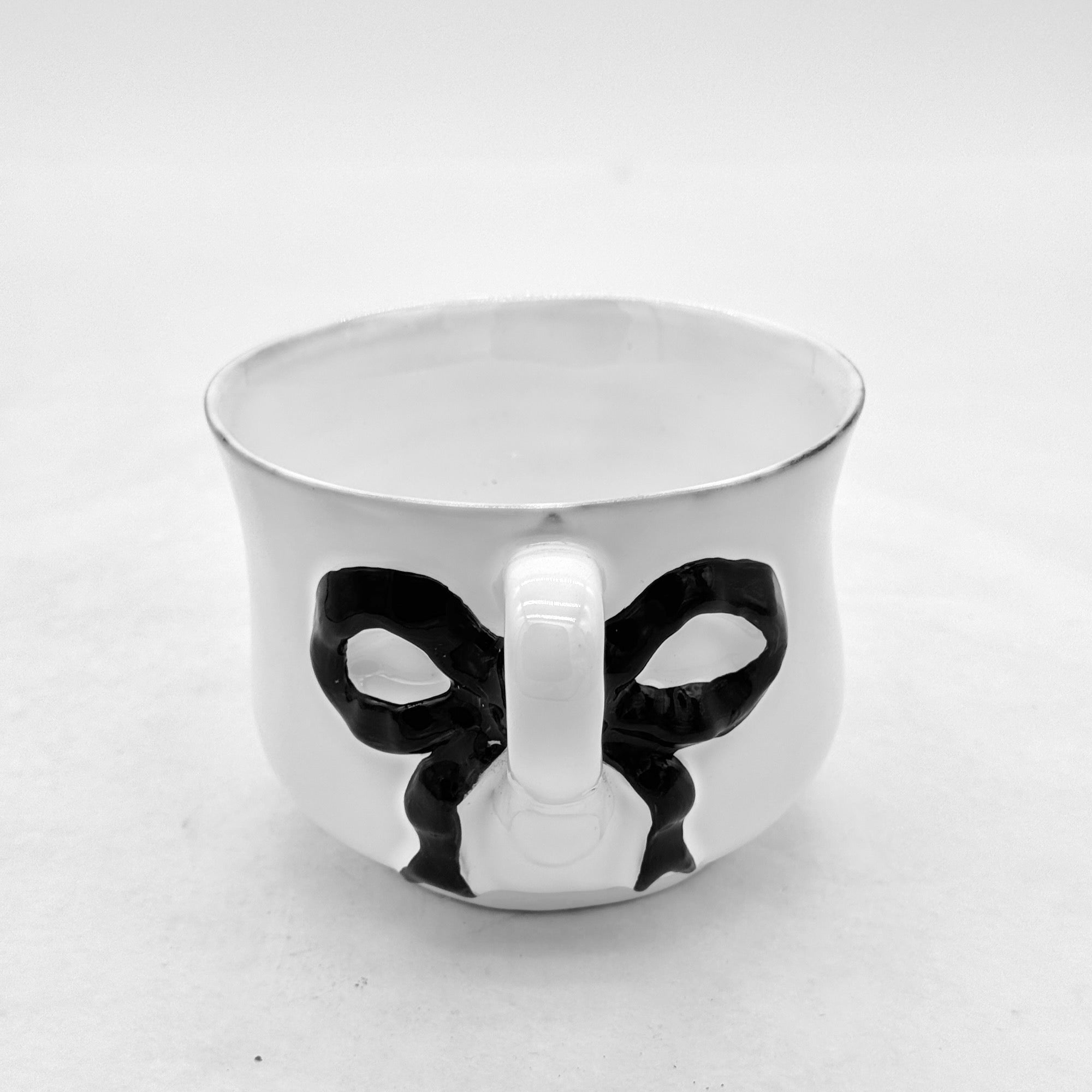 Marie-Antoinette black ribbon cup