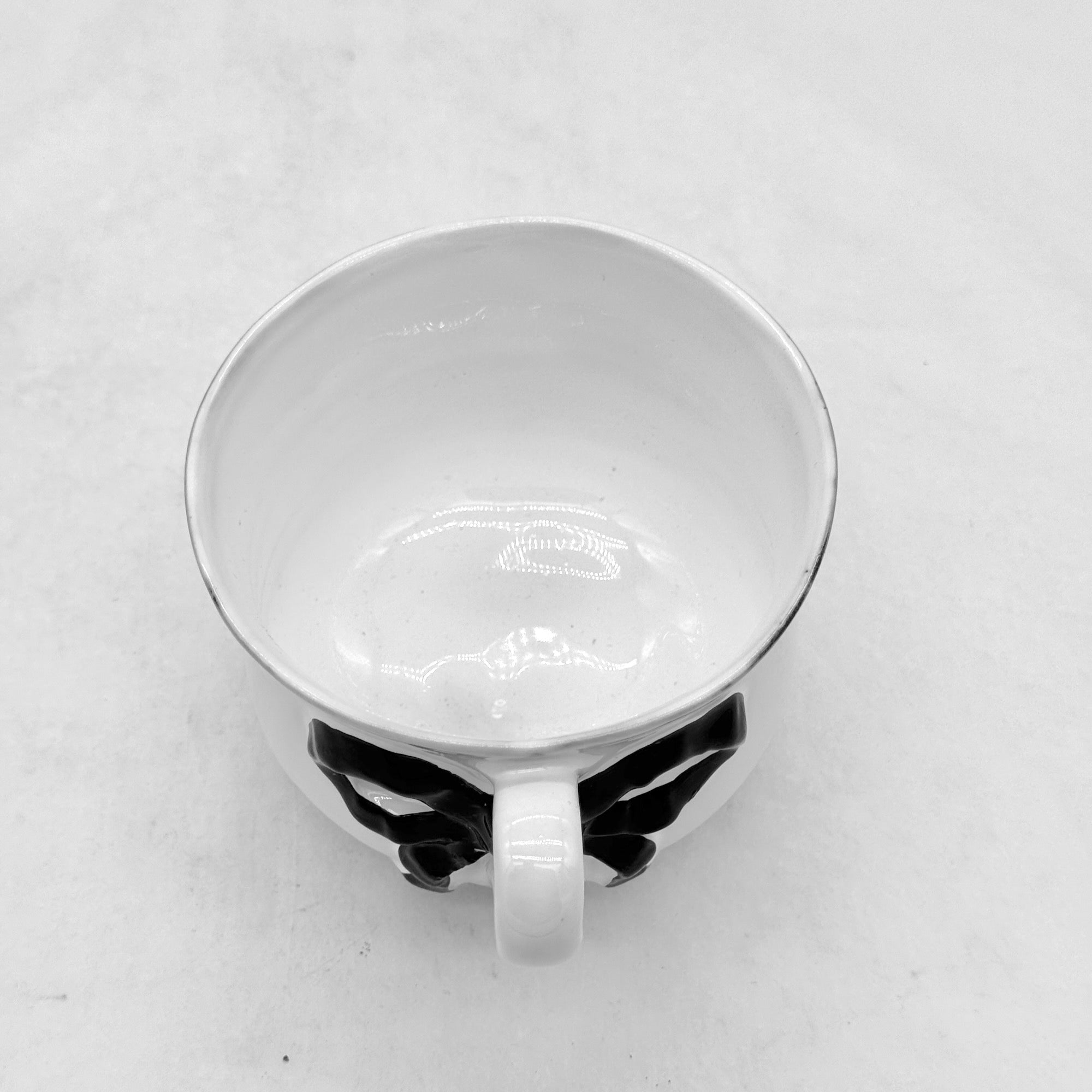 Marie-Antoinette black ribbon cup