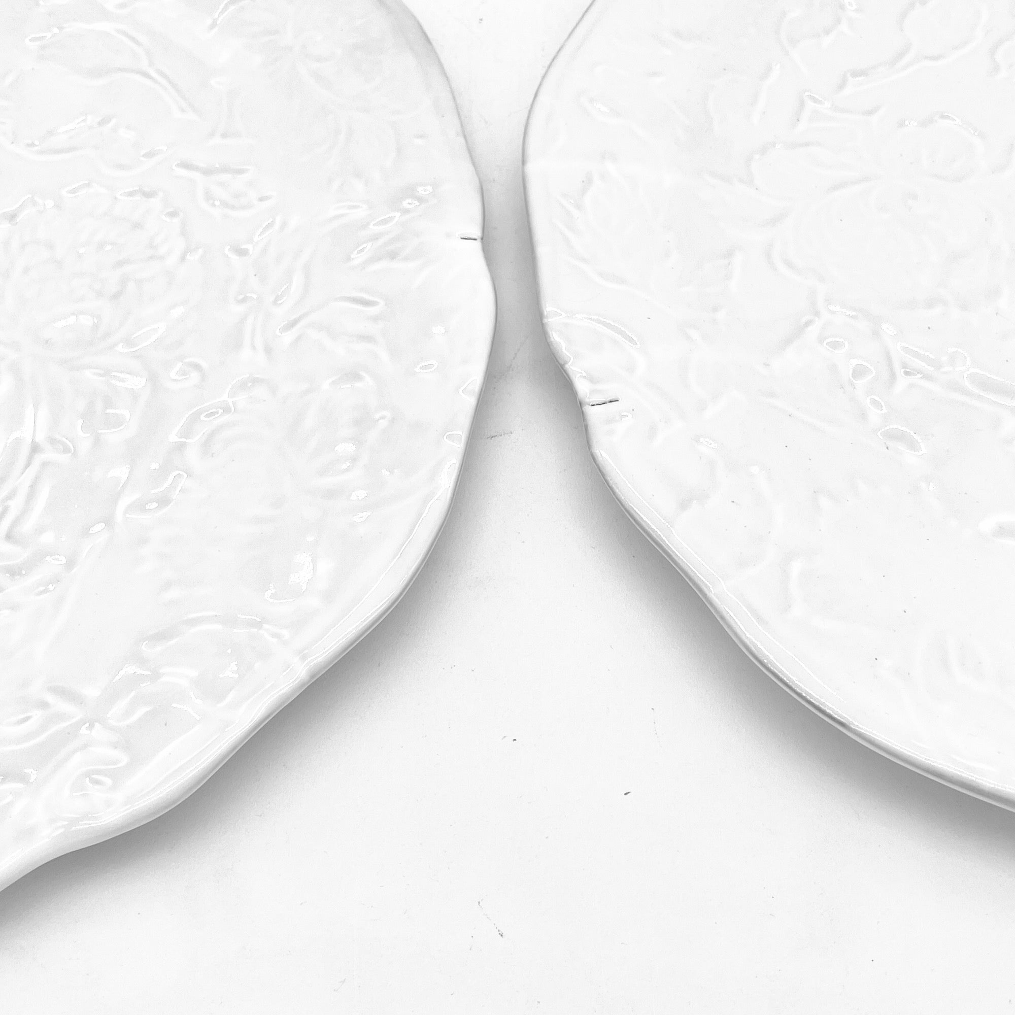 Assiette ciselée Pivoine