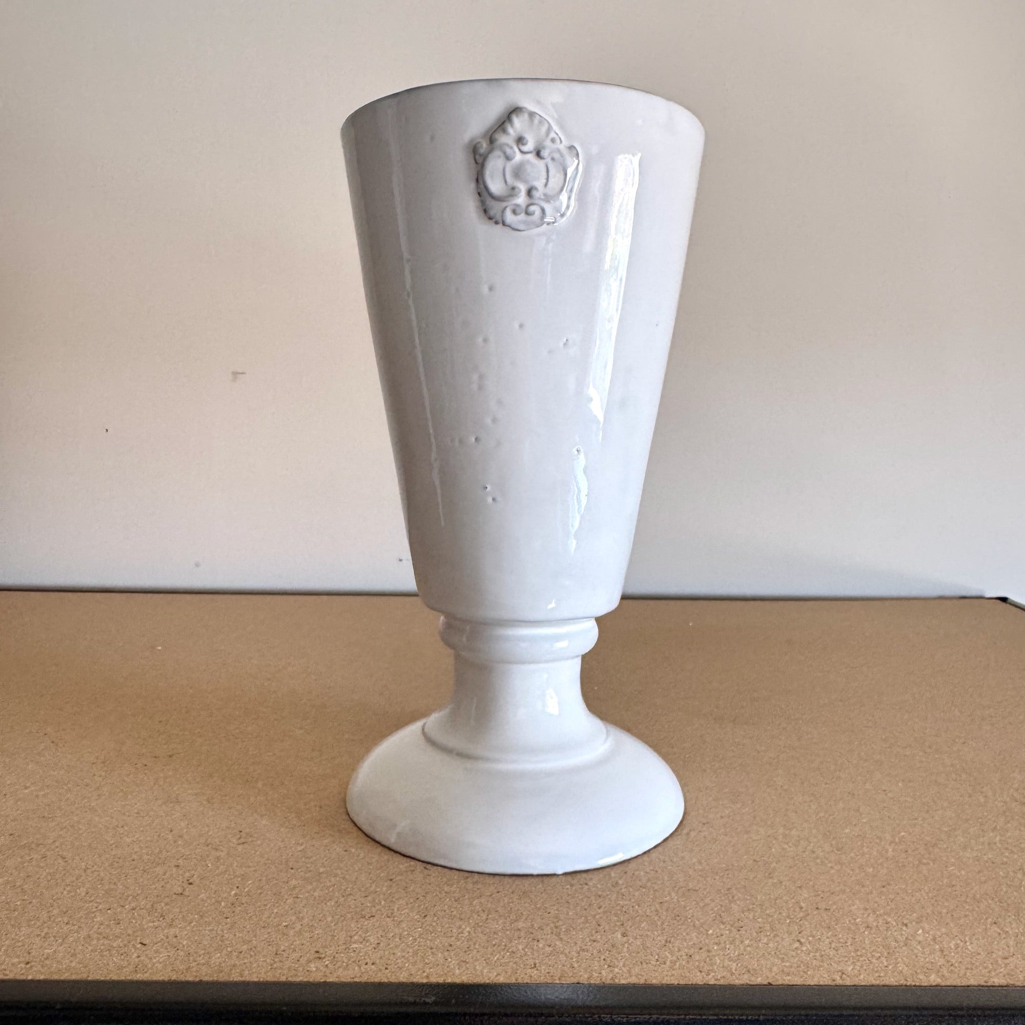 Charles footed vase size M