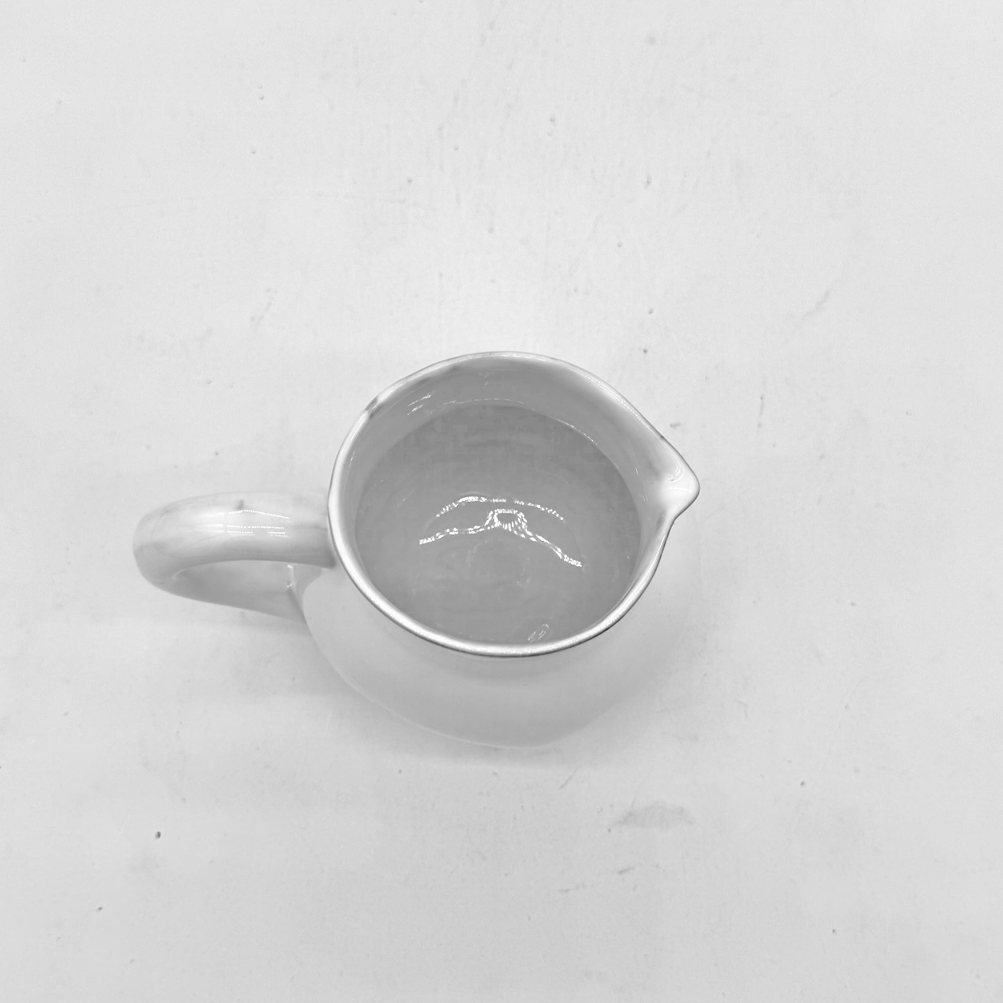 Mademoiselle round pitcher size M