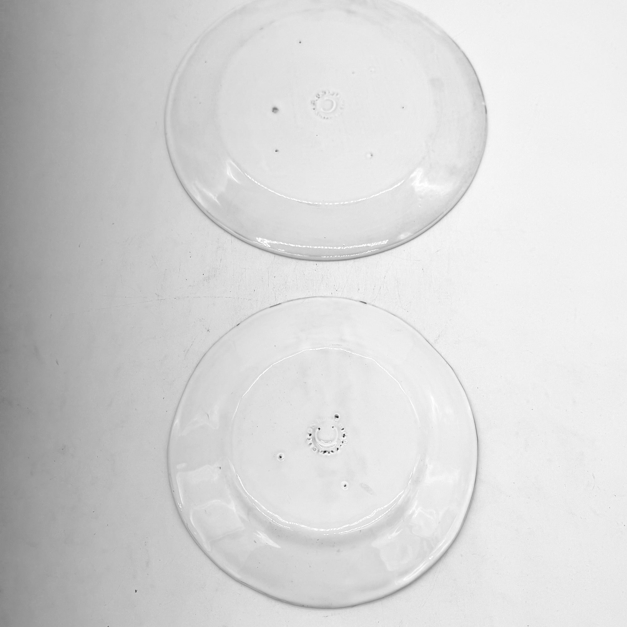 Set 1 x flat plate L Charles and 1 x dessert plate M Charles