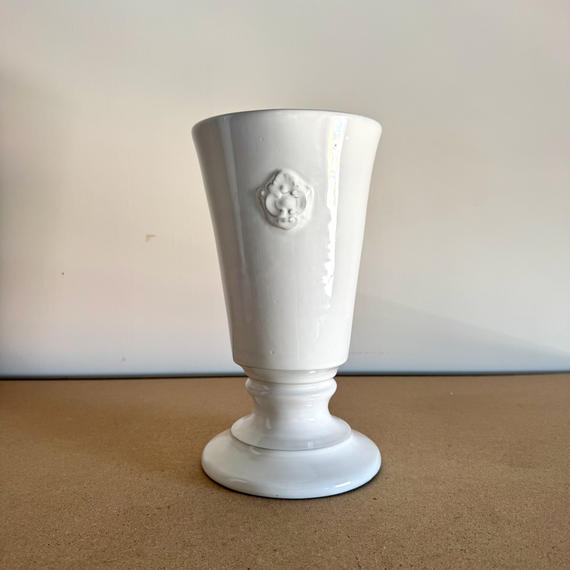 Charles footed vase size M