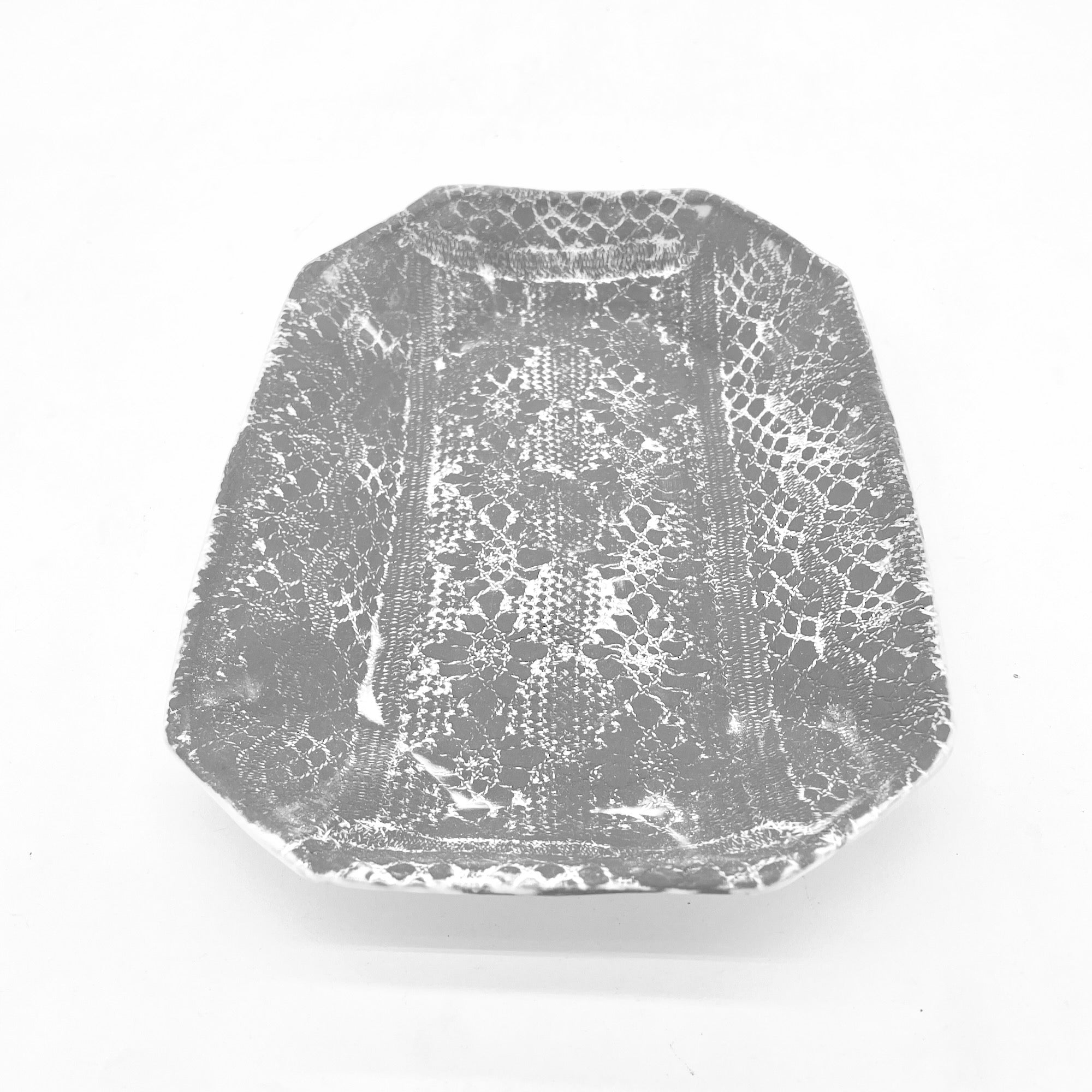 Dentelle rectangular plate