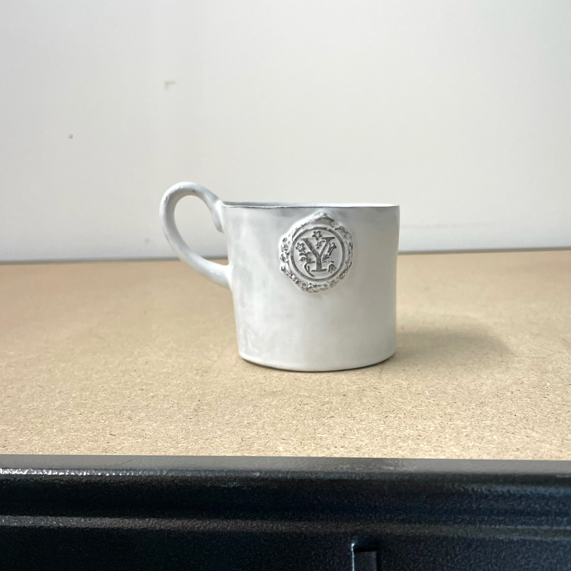Letter seal mug with handle "Y"-M (11x8 H8cm)-CARRON-Paris